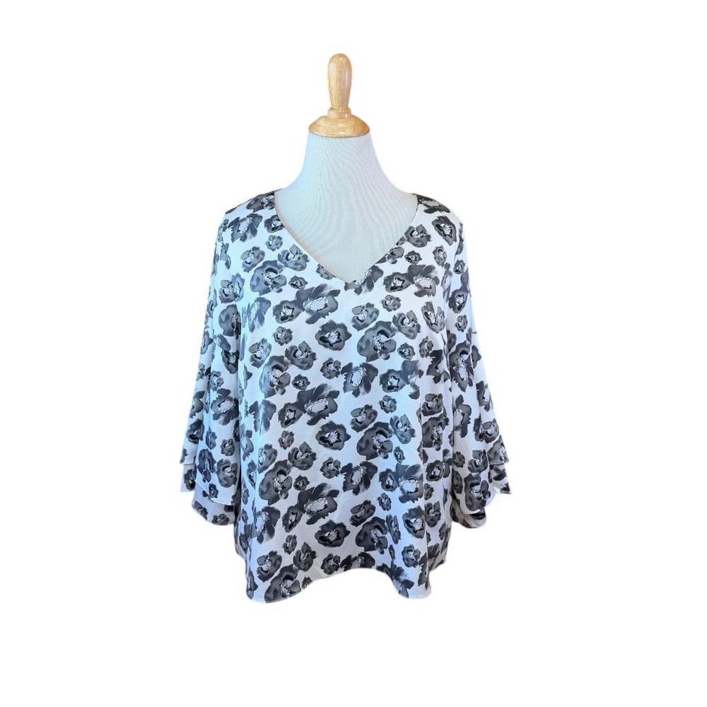 Lane Bryant Womens 14/16 Gray Floral Tiered Bell Sleeve V-Neck Blouse Top